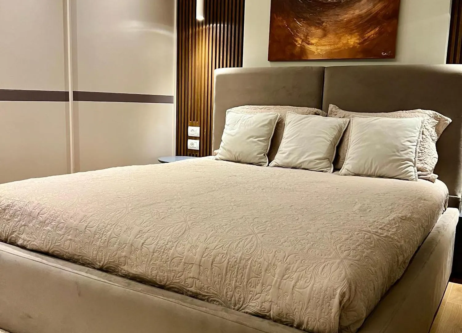 Apartamento Modern Artdeco Appartment Korca Citycenter